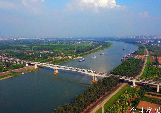 逐水而兴：汉江流域城市的交通网络、产业图景与人文印