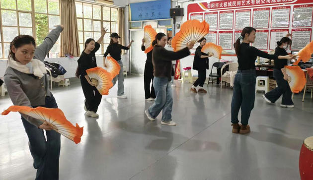 以艺为媒，扎根沃土奏新声 &mdash;&mdash;记陕西省旬阳市太极城民间艺术团赋能社会促发展