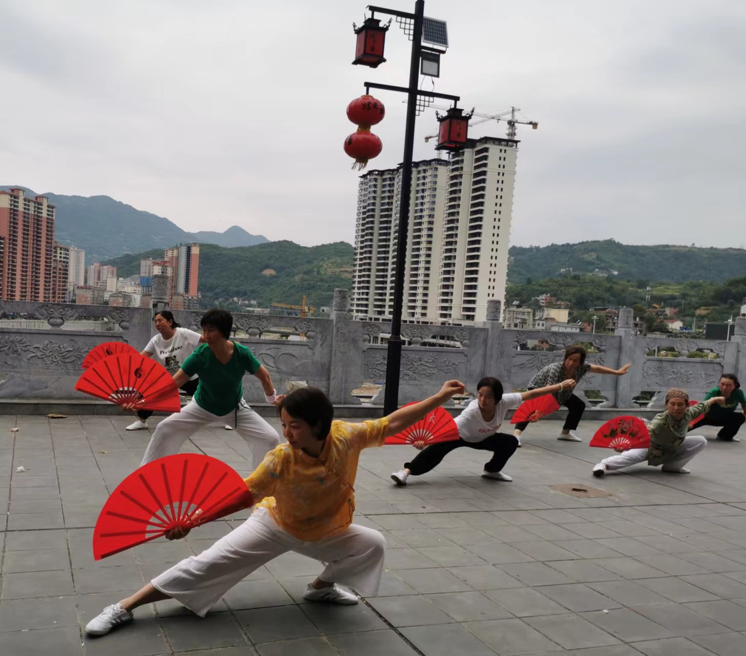 退休生活二三事                             