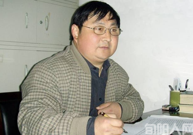 从农民到作家——记“冰心散文奖”获得者杨常军