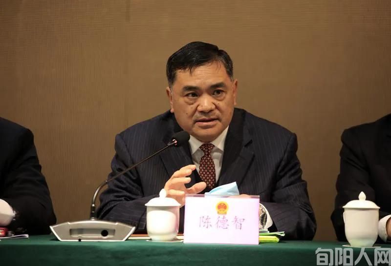 追逐自己影子的践行者一一一一一一读陈德智《追影记》联想 (图3)