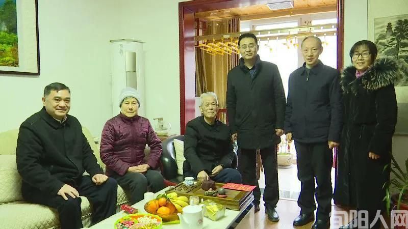 追逐自己影子的践行者一一一一一一读陈德智《追影记》联想 (图4)