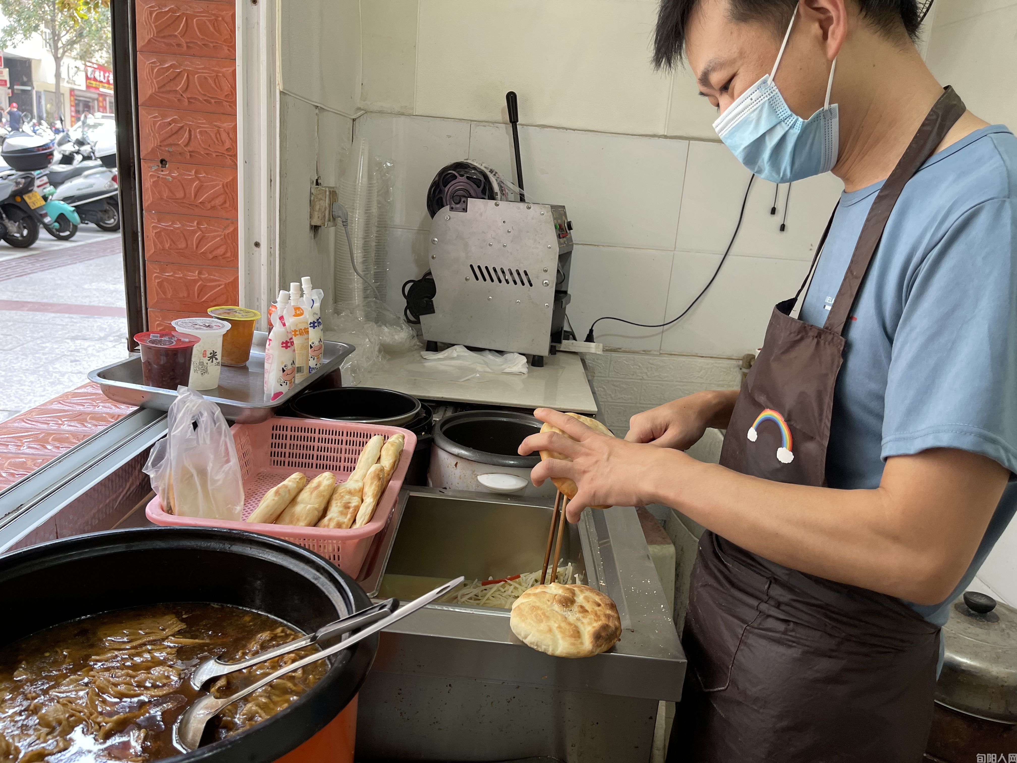 旬阳美食:走进“二宝家肉夹馍”(图2) 6.jpg