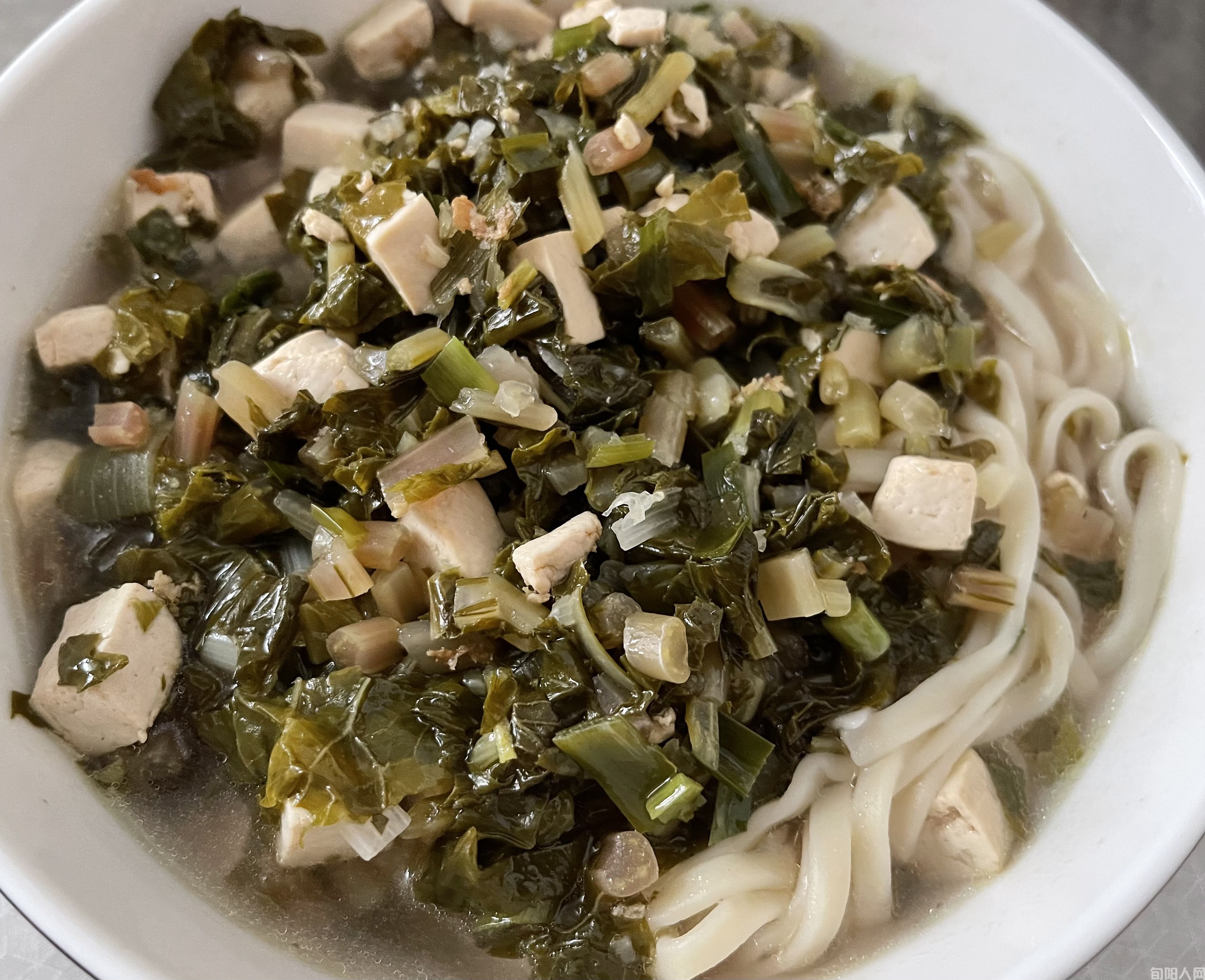 旬阳美食：让你的味蕾无法拒绝的“手擀两掺面”