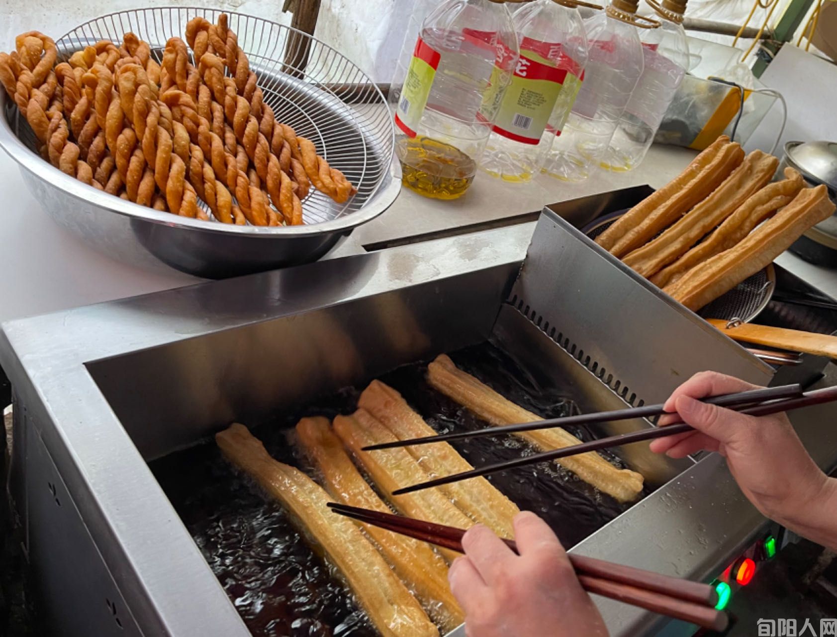 旬阳美食:麻花,80年代儿时的零食(图4) 06.jpg