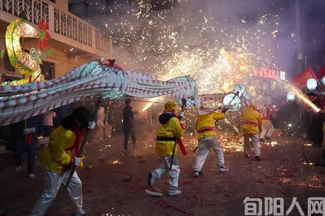 陕西旬阳：懒龙闹春(图4)