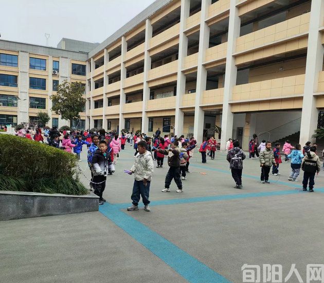 学校.jpg