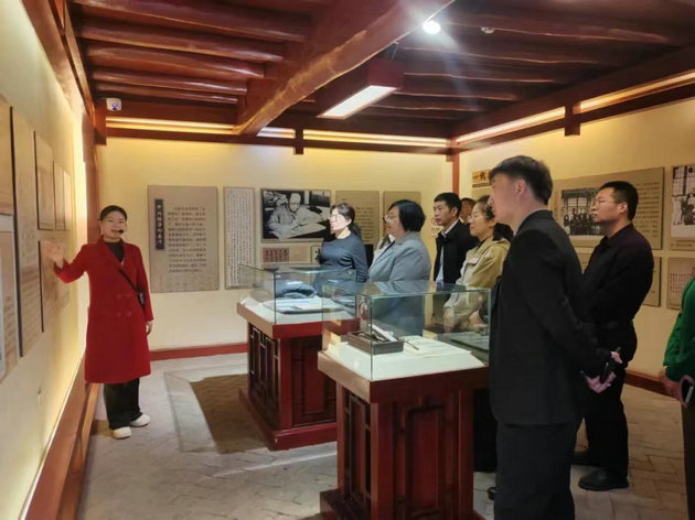 柞水县考察团赴汉阴旬阳考察学习公共文化服务高质量发展工作(图3) 参观3.jpg