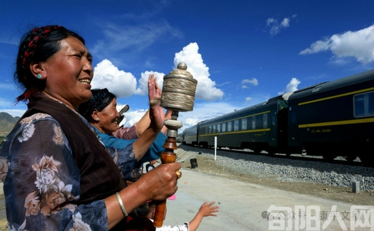 写在青藏铁路上的忠诚（1）  文/李康平  刘江涛