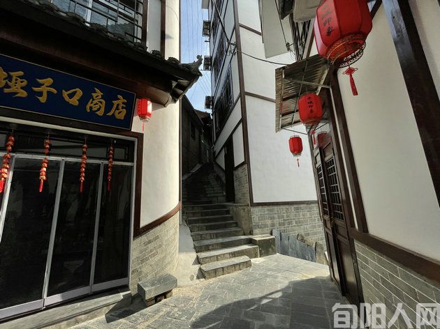 陕西省旬阳市城关镇:城市社区“10件实事”暖民心(图1) 001.jpg