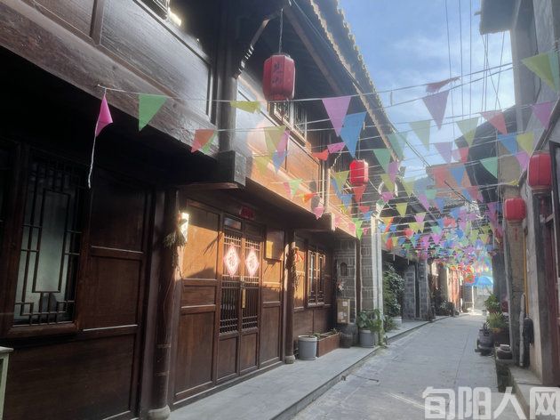 陕西省旬阳市城关镇:城市社区“10件实事”暖民心(图2) 002.jpg