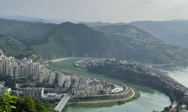 可爱旬阳 文/胡本旺(图1) 微信图片_20240825111309.jpg