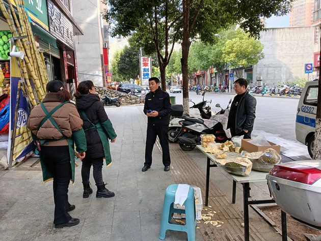 陕西省旬阳市:环境合力整治 共建美丽家园(图1) 001.jpg