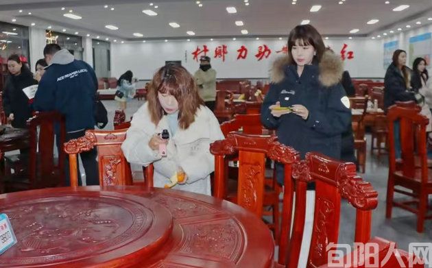 网红达人云集四季田园    香椿宴引爆红椿大产业 ——全国三十名网红达人云集旬阳市四季田园民宿酒店侧记