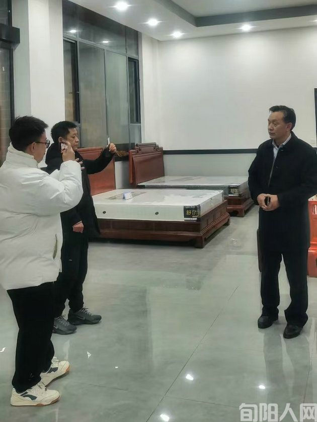 网红达人云集四季田园 香椿宴引爆红椿大产业 ——全国三十名网红达人云集旬阳市四季田园民宿酒店侧记(图2) 3.jpg