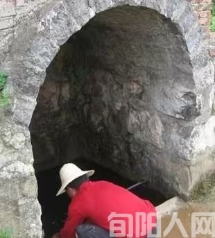 难忘故乡泉水井 文/陈绪全(图1) 水井.jpg