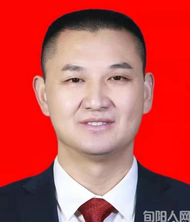 扎根故土,绽放才华 ---记旬阳宇振生态农业农民专业合作社莫振宇(图1) 01莫振宇.jpg