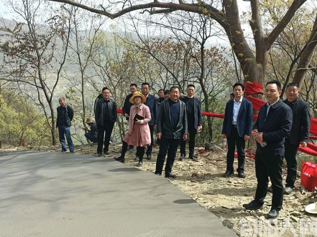 巡审为民办实事  三岔路连民心       ——旬阳市委第二巡察组联合审计组破解棕溪镇矾石村“倒品字”修路困局