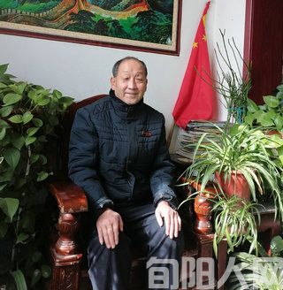 屈发全:烂柯山(图3) 人.jpg