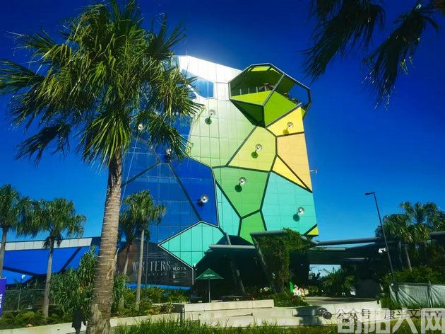 李康平：《异域风情（4）：昆士兰的艺术色彩》（散文）