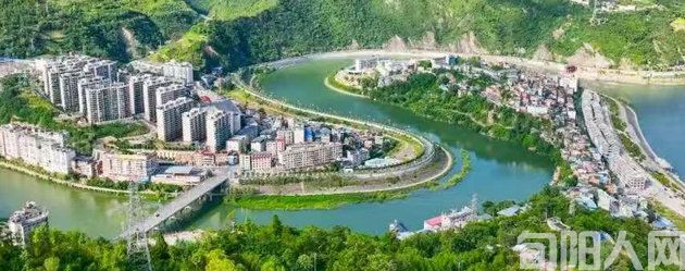 棕杰：游观极台